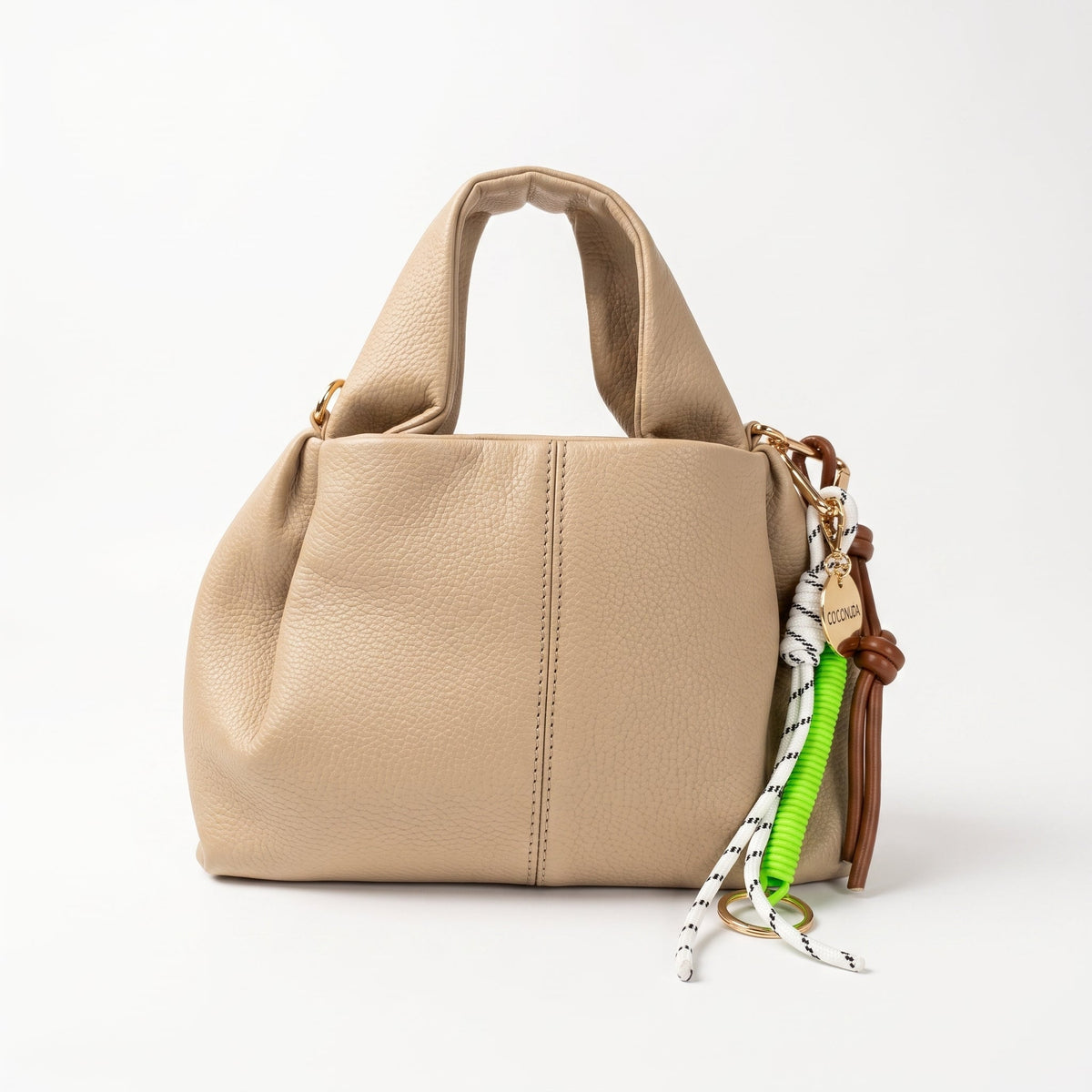 Coconuda Borsa a Mano in Ecopelle Goffrata con Charm Decorativo e Tracolla