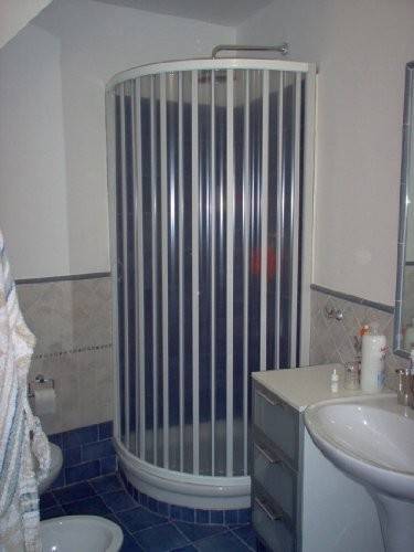 Scorpione shower enclosure 80x80cm side semicircular opening
