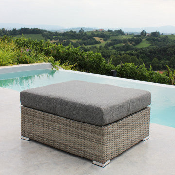 Fußstütze Copacabana mit Aluminiumgestell und grauem Wicker