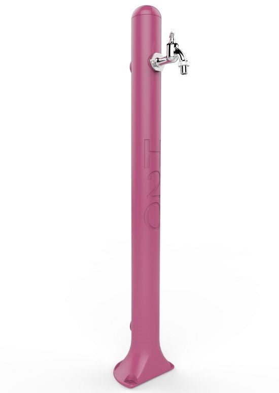 Fontana da esterno Arkema con rubinetto di colore fucsia