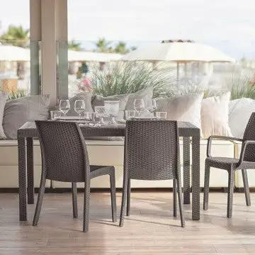 Poltrona Indiana - Sedia per esterni in wicker con struttura plastica stampata, dimensioni cm 57 x 59 x 86 h.