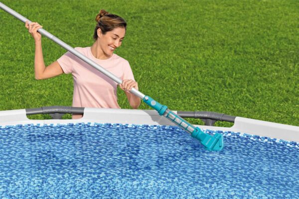 Wiederaufladbarer Pool- und Spa-Staubsauger AquaSurge Bestway, USB, 50 Min., 2 Reinigungsbürsten