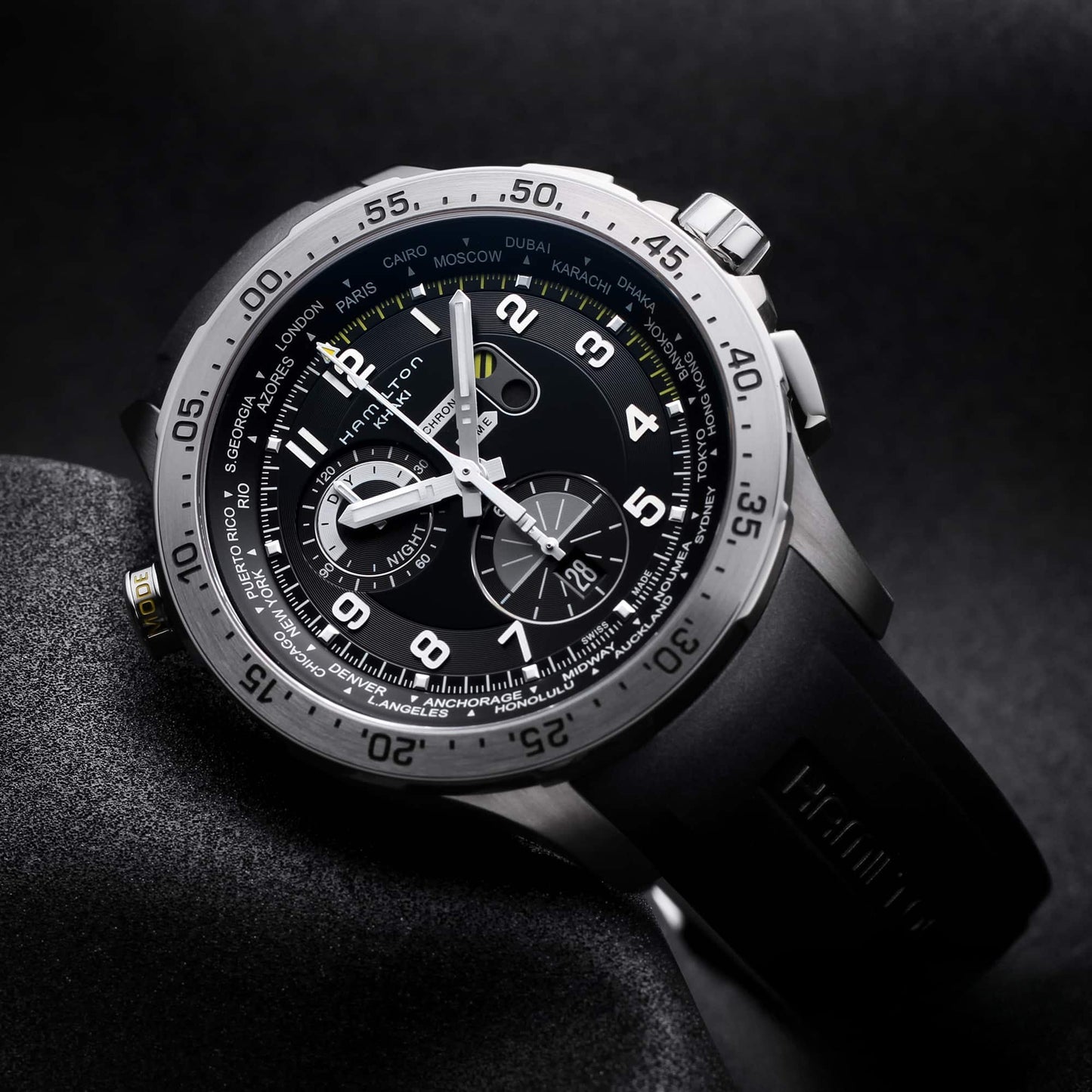 Hamilton Khaki Aviation H76714335 – Quarzchronograph 45mm mit verschraubter Krone und 100m WD