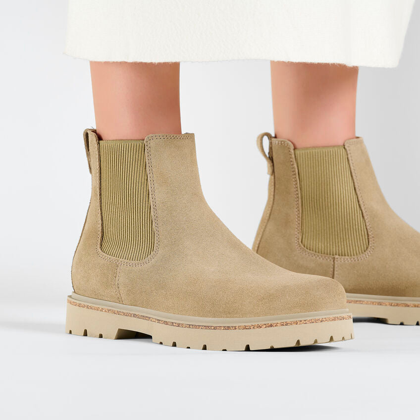 Highwood Slipper aus taupefarbenem Veloursleder
