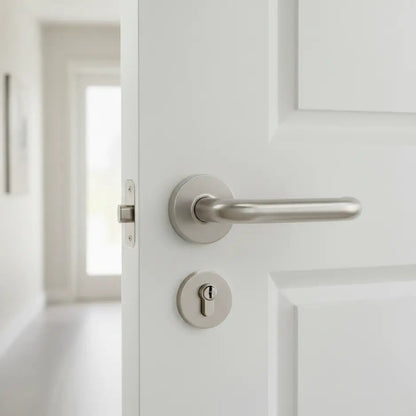 MAIA HANDLE