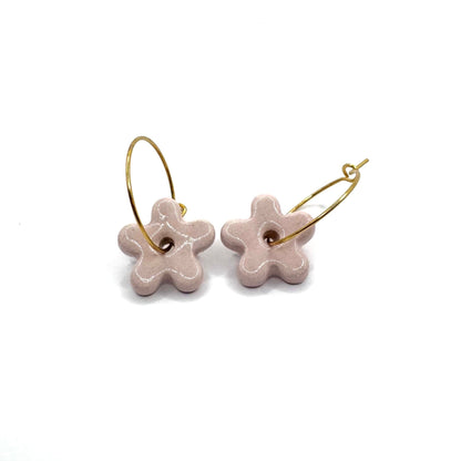 Mimì | Orecchini pendenti in ceramica floreale rosa fatti a mano