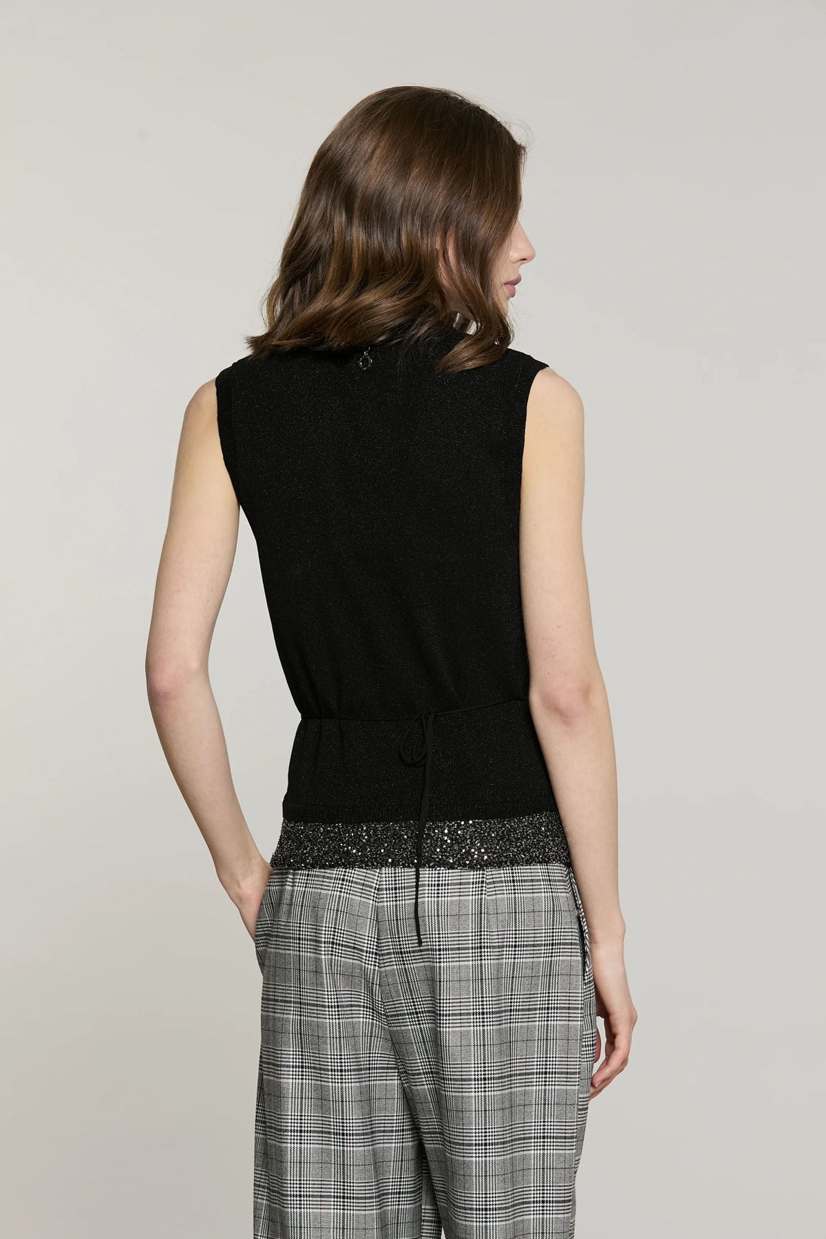 Relish Maglia OPERATOR senza maniche collo alto con fondo paillettes più cintura fiore con strass DRA2602637023 nera