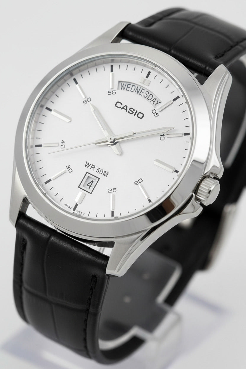 Casio MTP-1370L-7A – Orologio uomo in pelle, quadrante Argento
