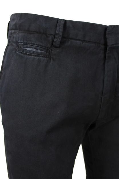 Pantalone slim in cotone tinto in capo nero