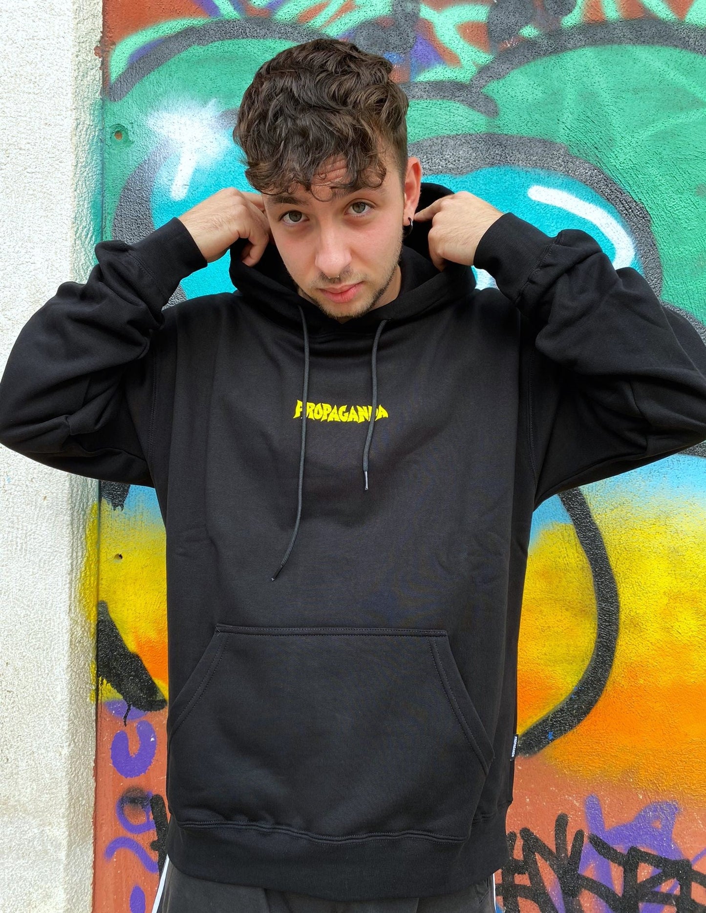 Felpa Propaganda Ribs Demoni 323-01 Nera con Cappuccio Streetwear
