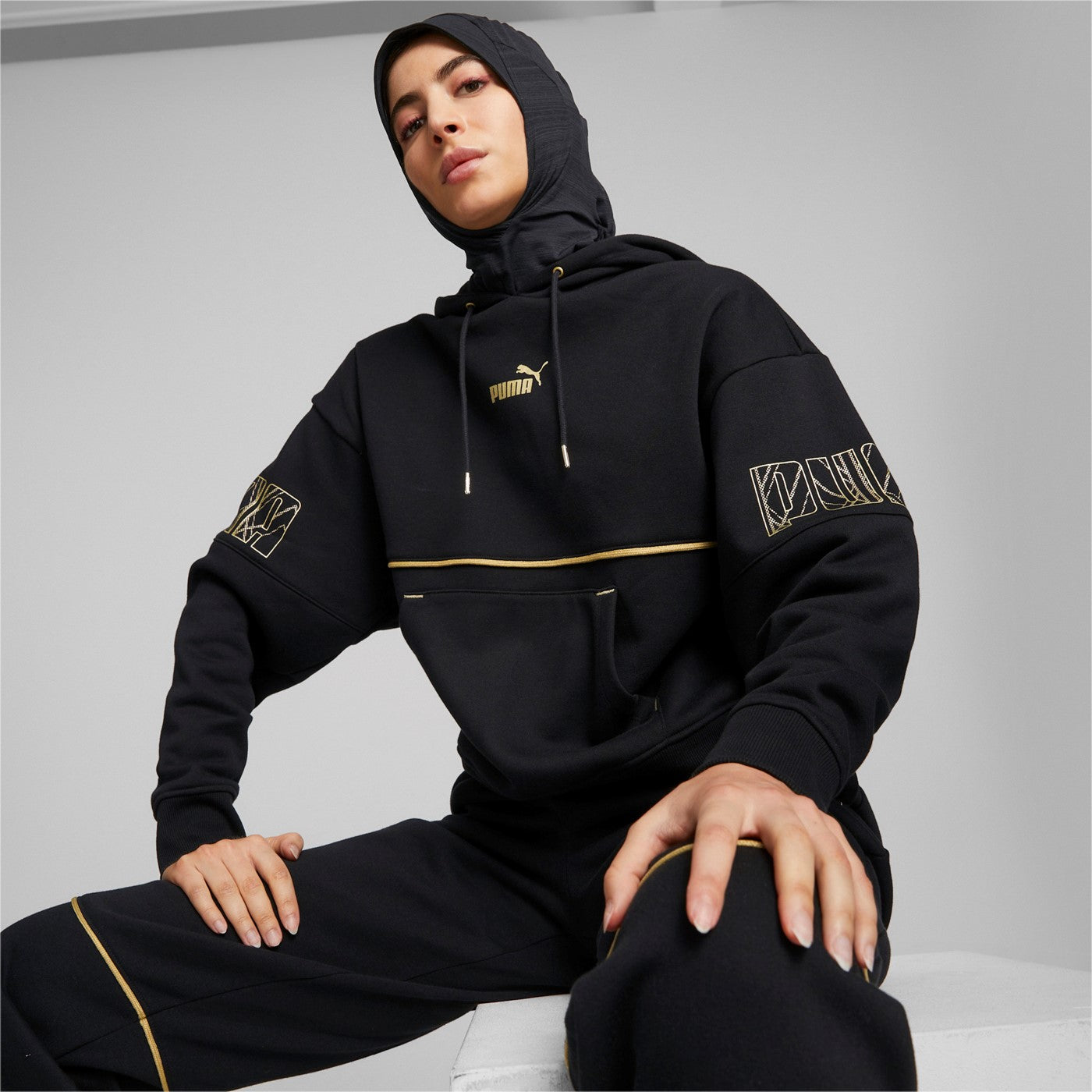 Puma Felpa con cappuccio da donna in velluto Power Deco Glam 671756 01 black
