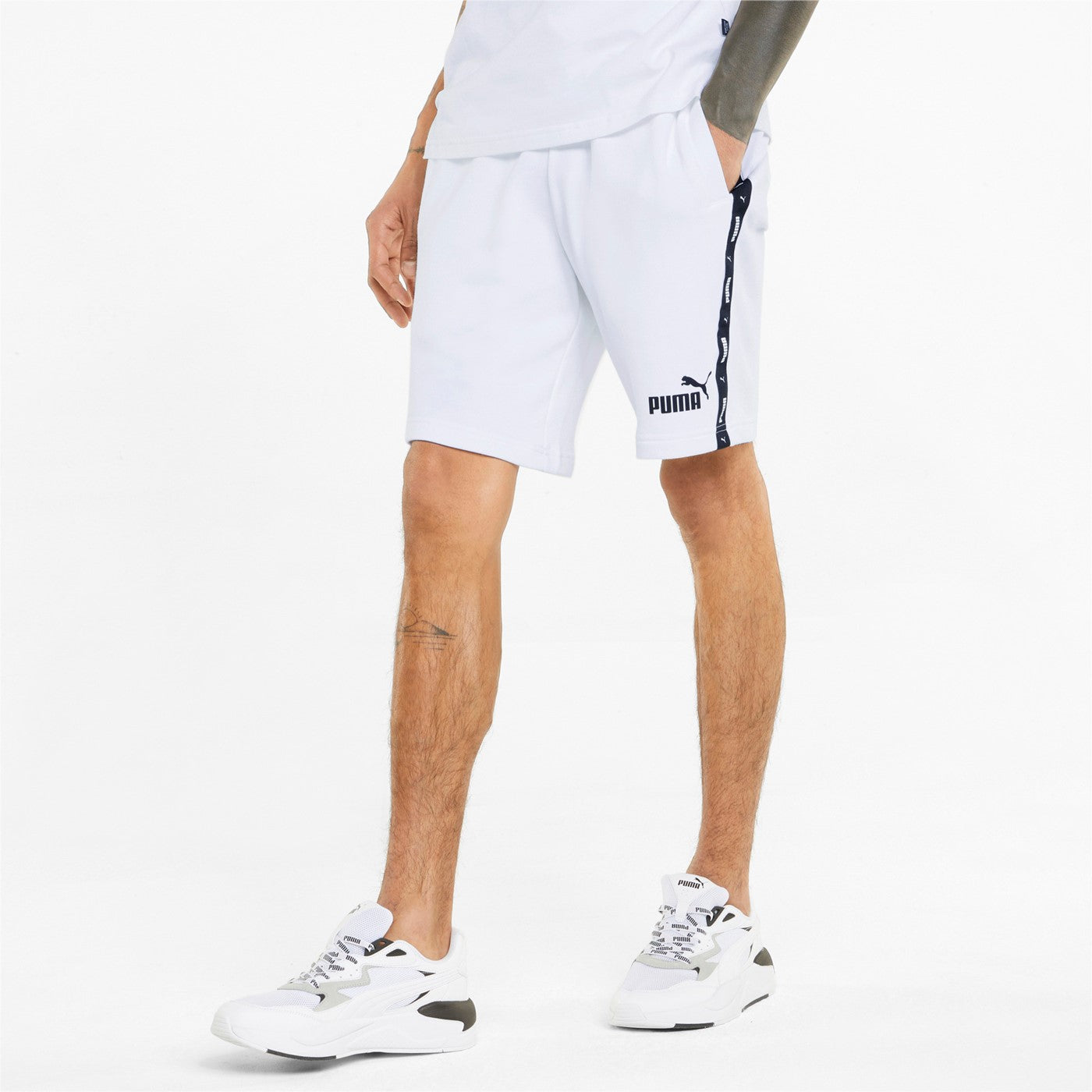 Puma pantaloncino sportivo da uomo ESS+ Tape Shorts 9" TR 847387-02 white