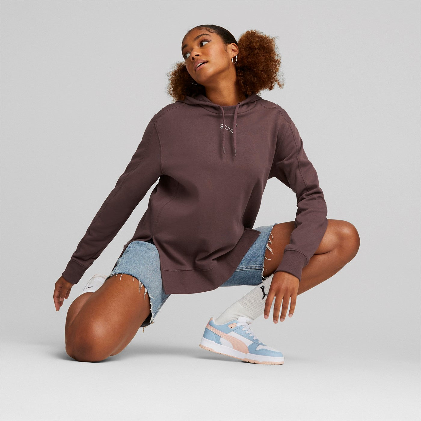 Puma Felpa da donna con cappuccio HER Hoodie TR 849831 75 dusty plum