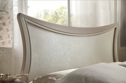 GEFORMTES DOPPELBETT TAUBEHOLZ