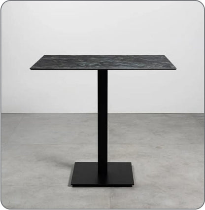 Tisch mit zentralem Eisenfuß, Maße 79x79