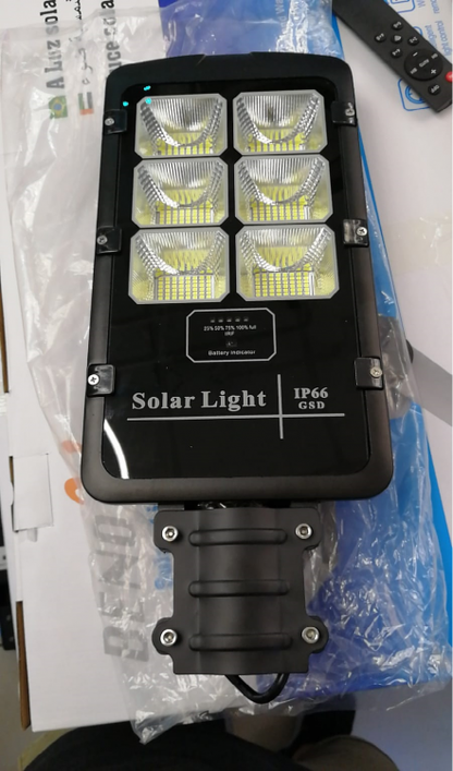 Lampione Led + Pannello Con Solare Staffa E Telecomando 300W Ip66 Faro Stradale