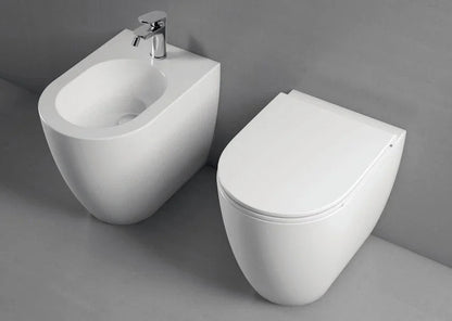 Sanitari Azzurra Comoda filo muro a terra wc + bidet e sedile soft-close in ceramica