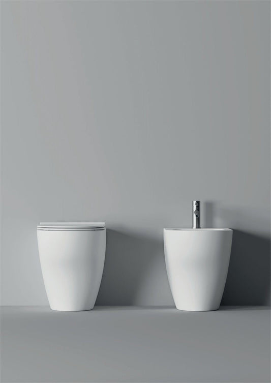 Set sanitari a terra filomuro senza brida con coprivaso MODELLO unica di  Alice Ceramica