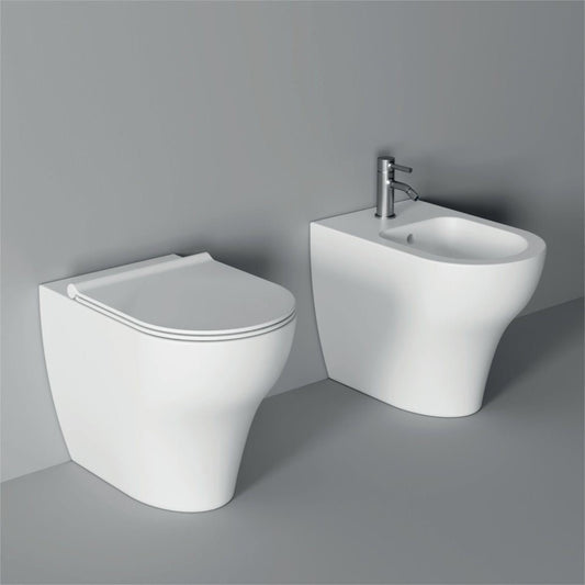Set sanitari a terra filomuro senza brida con coprivaso MODELLO unica di  Alice Ceramica