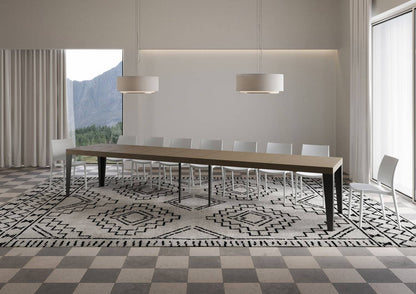 Flame Premium extendable table with anthracite legs and frame