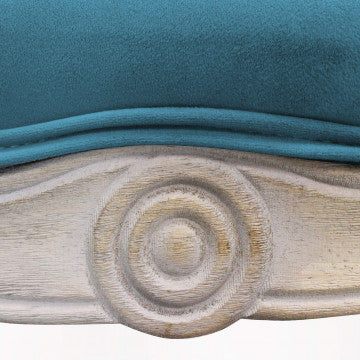 Divano elegante con capitonné in tessuto di lusso