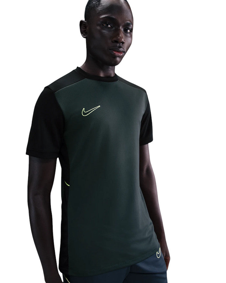 Nike Maglia da Running con Zip a Mezza Lunghezza Dri-FIT Pacer FQ2494-017 Verde – Performance, Traspirabilità e Stile Moderno